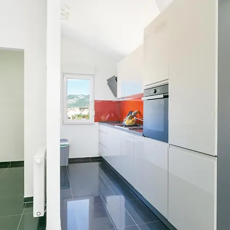 Apartment With A Swimming Pool Kastel Luksic, - 22983 *