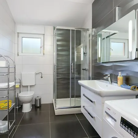 With A Swimming Pool Kastel Luksic, - 22983 Kastela