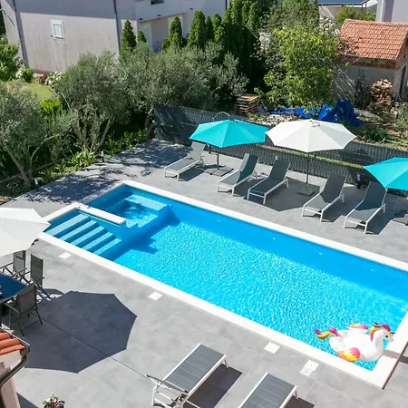 With A Swimming Pool Kastel Luksic, - 22983 Apartment