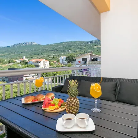 With A Swimming Pool Kastel Luksic, - 22983